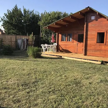 Un Avec Jardin à 1km De La Chalet *